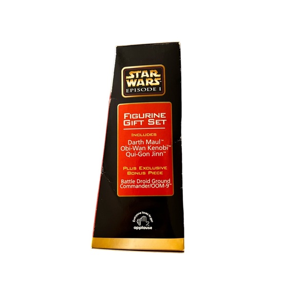 NIB, Star Wars Episode 1, Figurine Gift Set. Includes Theed Hangar Background. - Picture 4 of 9